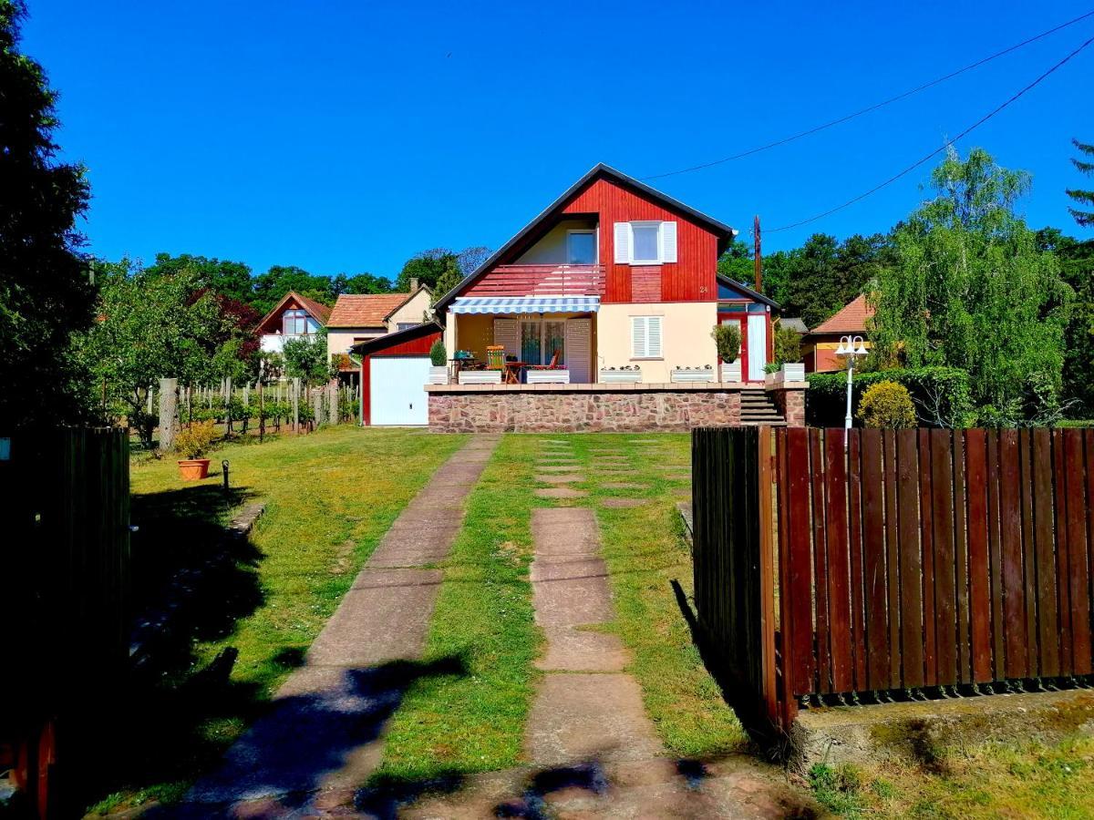 Villa Felícia Balatonszepezd Exterior foto